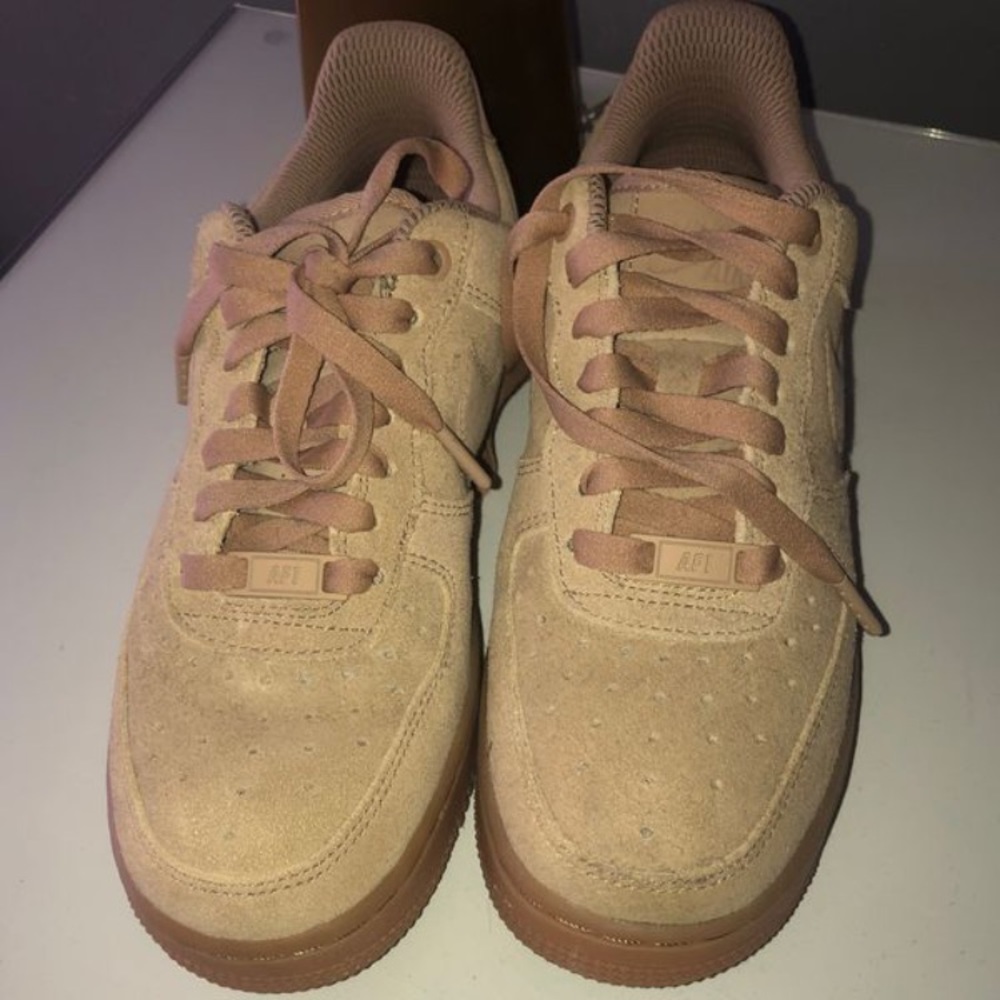 Nike Air Force 1 07 LV8 Suede Mushroom